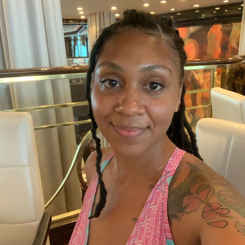 Meet your Posher, Jasmine